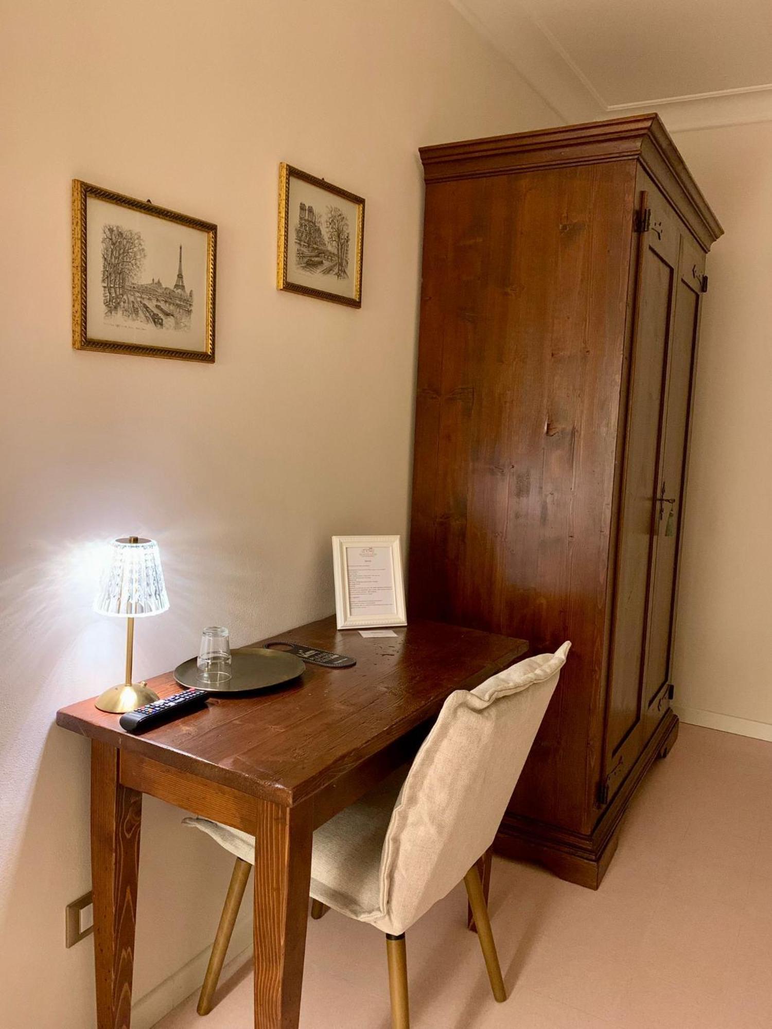 Palazzo Gessi Room And Breakfast Borghi Extérieur photo