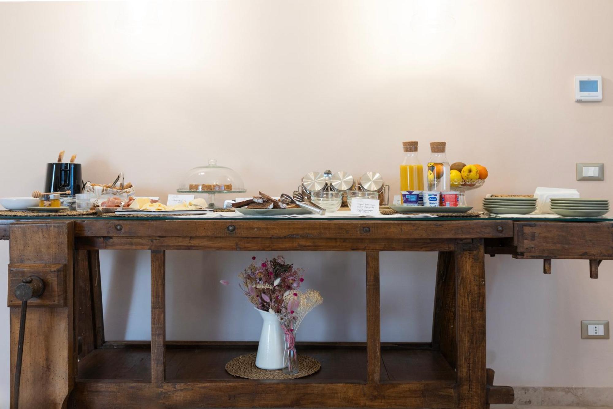 Palazzo Gessi Room And Breakfast Borghi Extérieur photo
