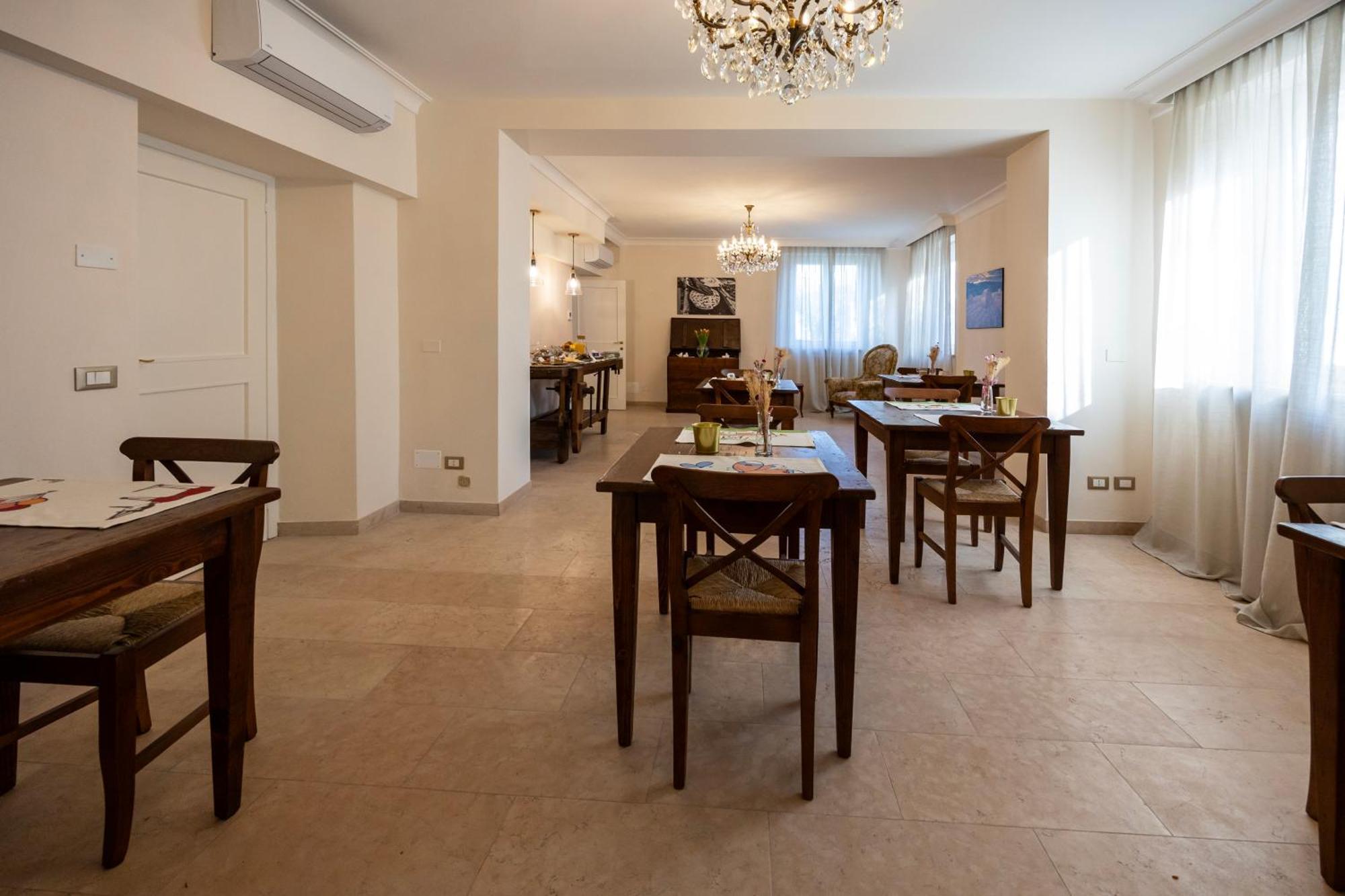 Palazzo Gessi Room And Breakfast Borghi Extérieur photo