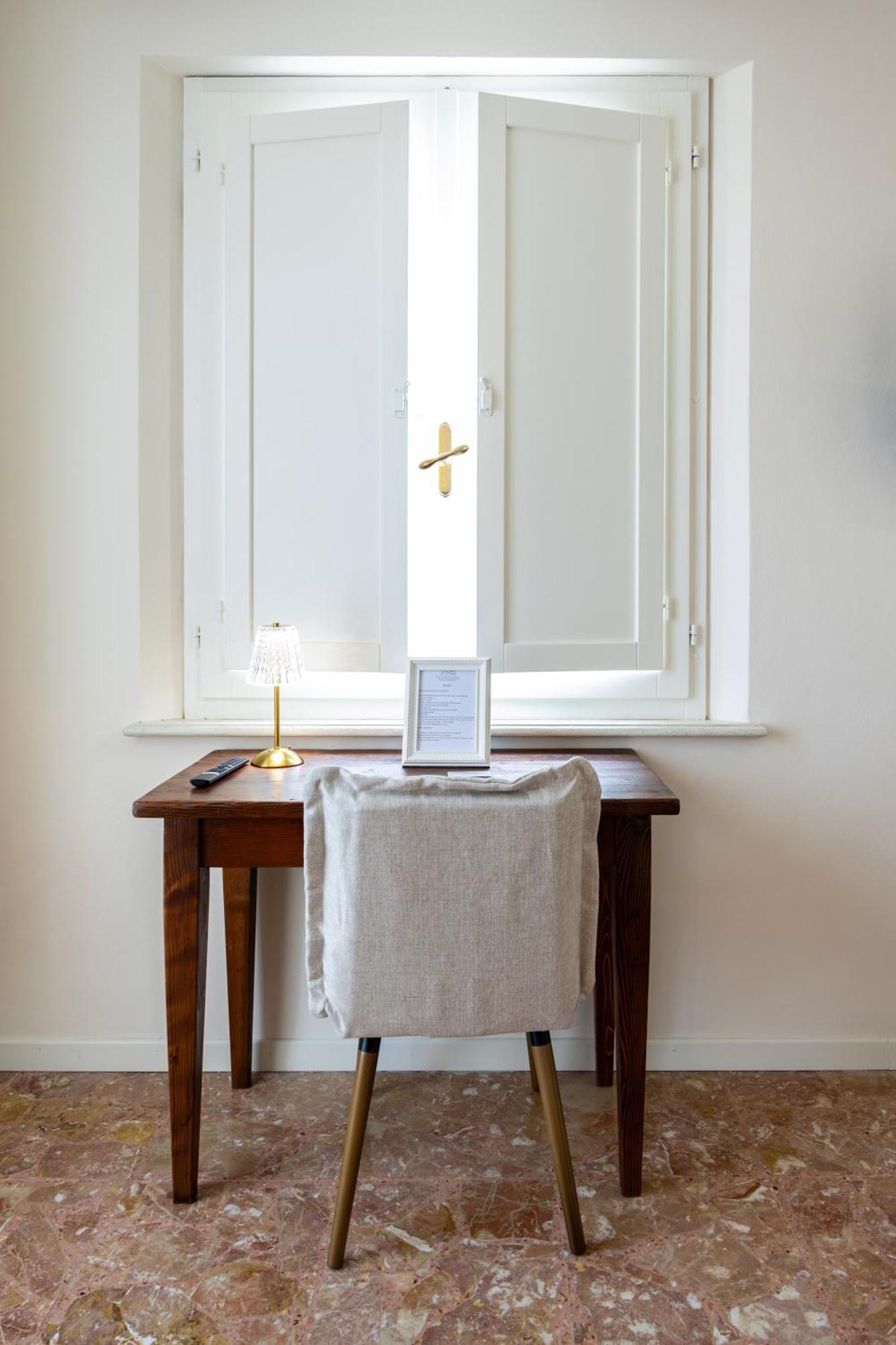 Palazzo Gessi Room And Breakfast Borghi Extérieur photo